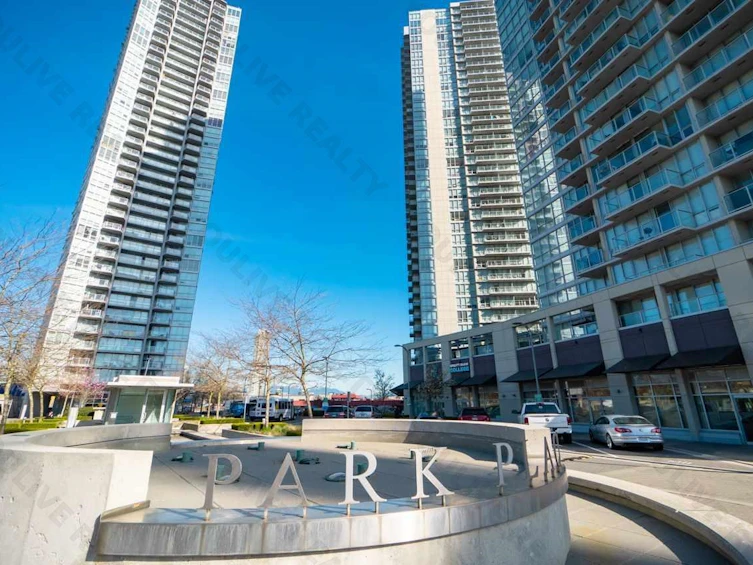 2905-9981 Whalley Boulevard, Surrey, BC, V3T 0G6 - 2