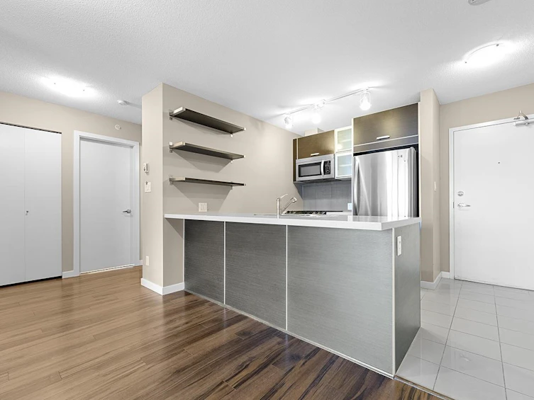 2909-9981 Whalley Boulevard, Surrey, BC, V3T 0H5 - 6