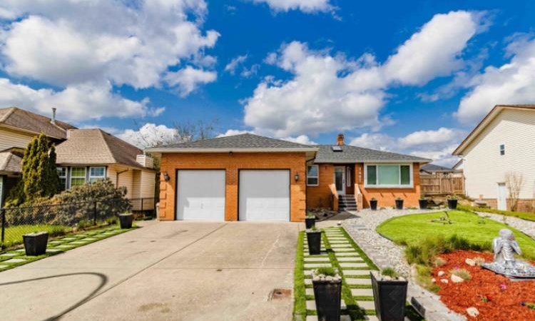 3097 Goldfinch Street