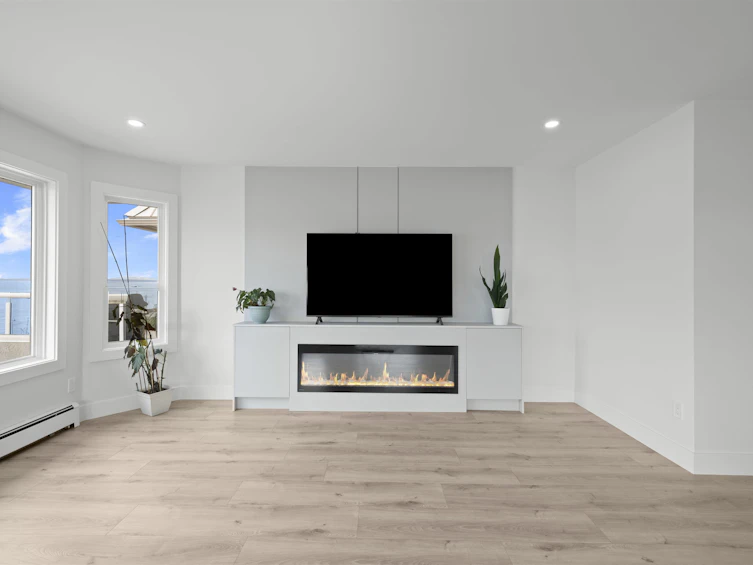 15452 Victoria Avenue, Surrey, BC, V4B 1H3 - 15