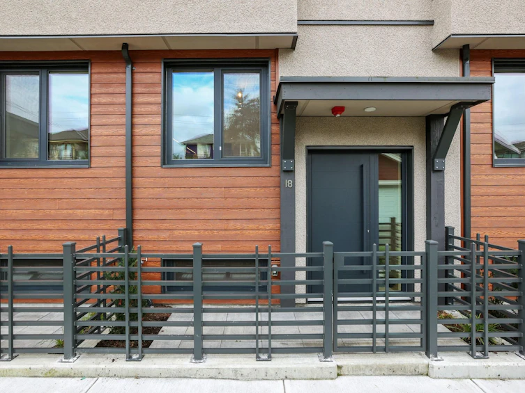 18-632 E 3rd Street, North Vancouver, BC, V7L 0J1 - 2