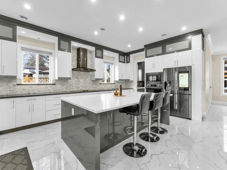 7913 133a Street, Surrey, BC, V3W 2Y7 - 5