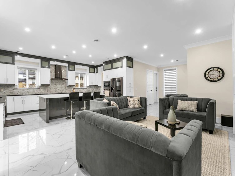 7913 133a Street, Surrey, BC, V3W 2Y7 - 9