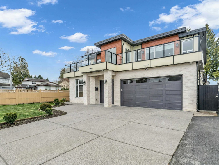 7913 133a Street, Surrey, BC, V3W 2Y7 - 2