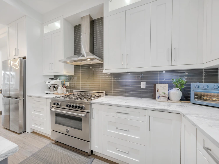 3747 Frances Street, Burnaby, BC, V5C 2N9 - 10