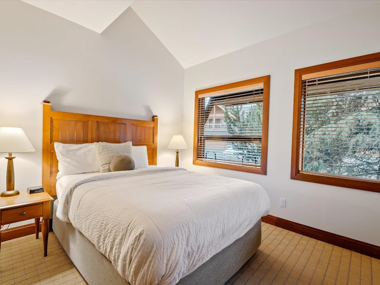 4821C Casabella Crescent, Whistler, BC, V8E 0Z4 - 17