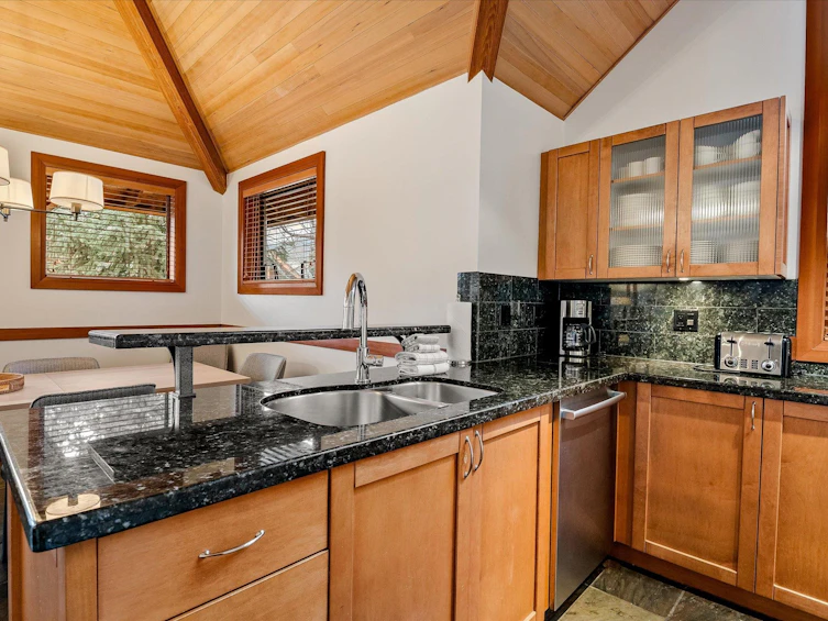4821C Casabella Crescent, Whistler, BC, V8E 0Z4 - 10