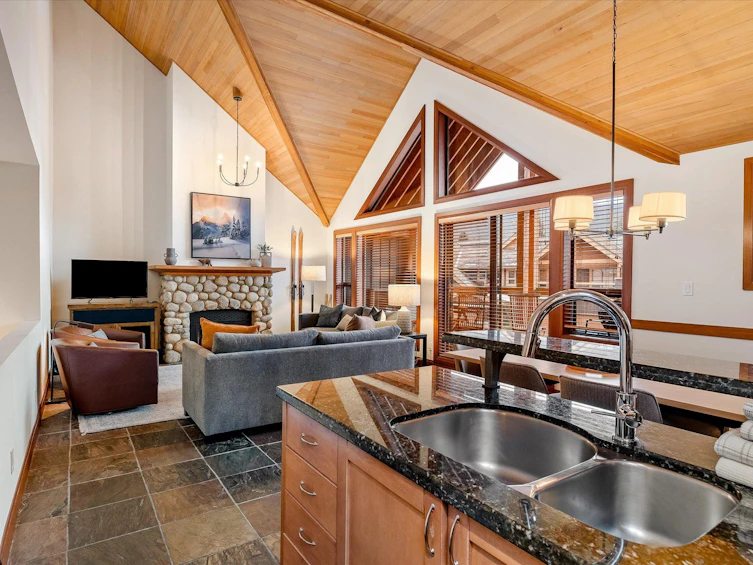 4821C Casabella Crescent, Whistler, BC, V8E 0Z4 - 14