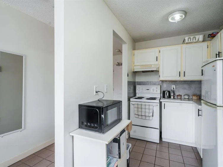 204-9477 Cook Street, Chilliwack, BC, V2P 4J8 - 10