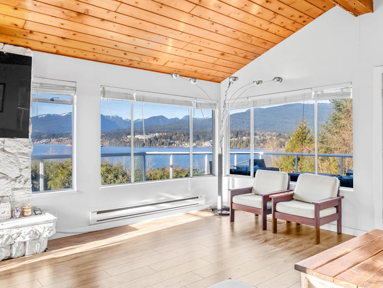 452 Northcliffe Crescent, Burnaby, BC, V5A 1A1 - 6
