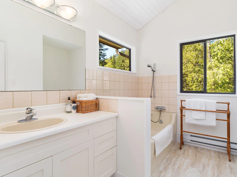 775 Carter Road, Bowen Island, BC, V0N 1G1 - 17
