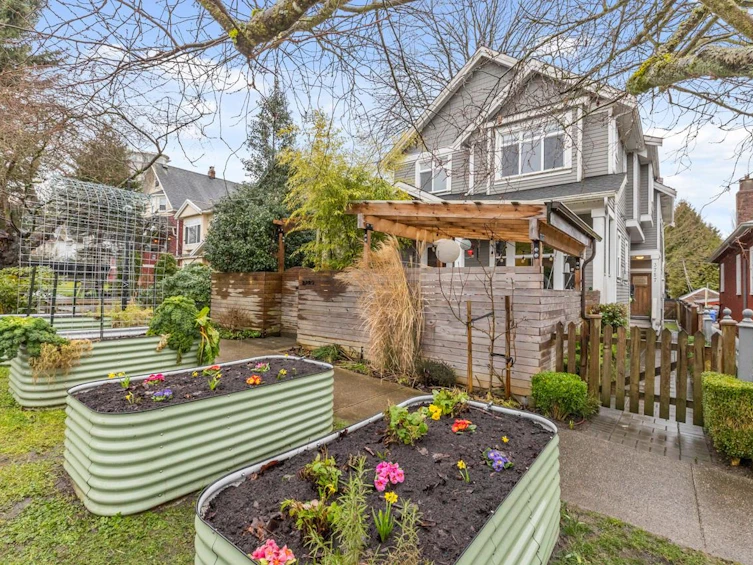3757 Lanark Street, Vancouver, BC, V5N 3R6 - 26