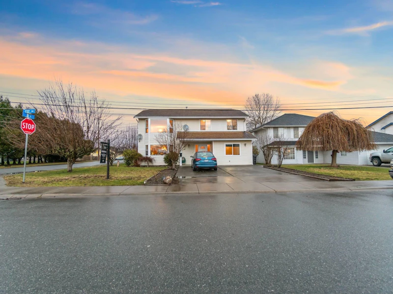 34727 1st Avenue, Abbotsford BC V2S 8C2
