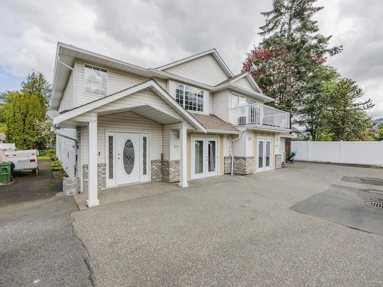 1 & 2-45821 Thomas Road, Chilliwack, BC, V2R 1B8 - 2