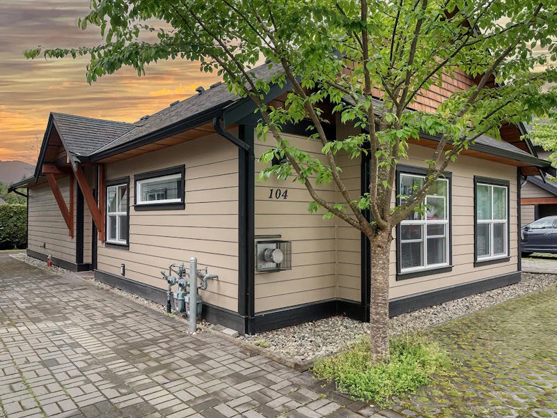 104 - 518 Shaw Road, Gibsons BC