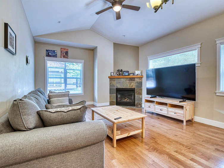 104-518 Shaw Road, Gibsons, BC, V0N 1V8 - 4
