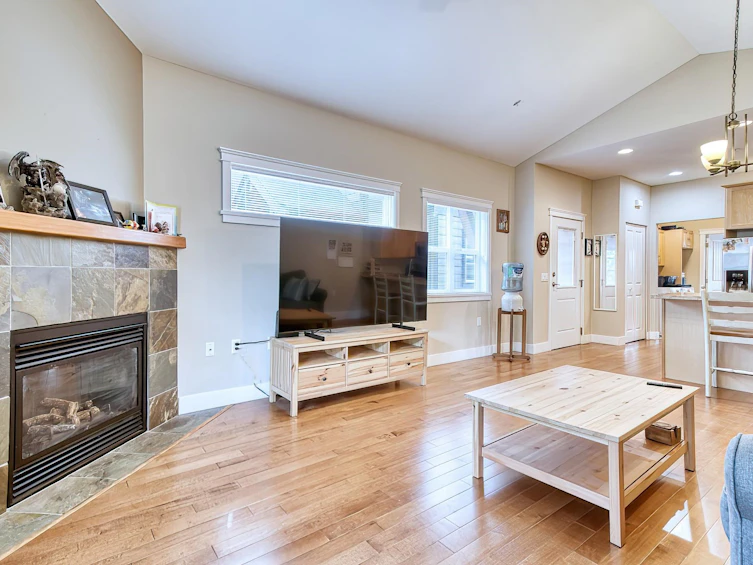 104-518 Shaw Road, Gibsons, BC, V0N 1V8 - 5