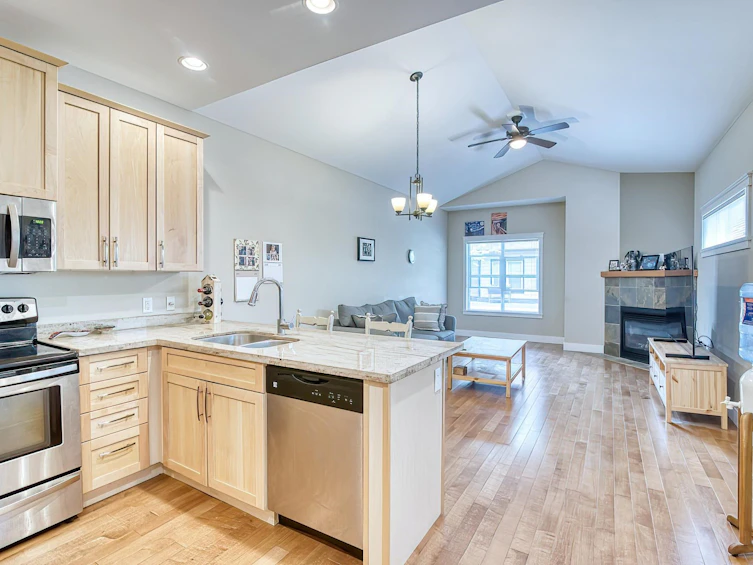 104-518 Shaw Road, Gibsons, BC, V0N 1V8 - 12
