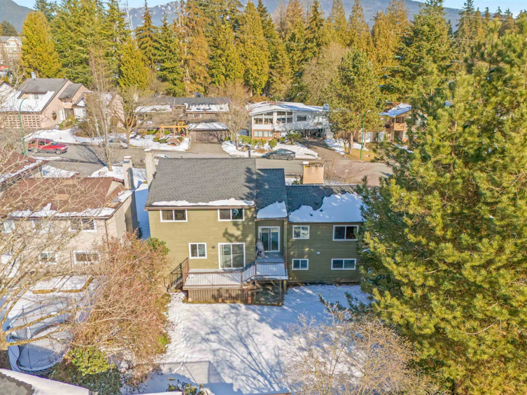 2327 Kirkstone Road, North Vancouver, BC, V7J 3M1 - 3