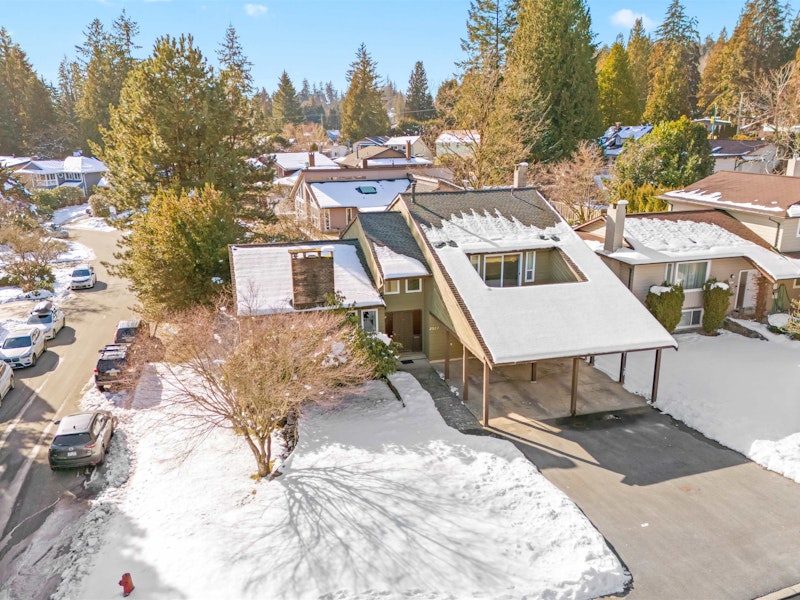 2327 Kirkstone Road, North Vancouver BC V7J 3M1
