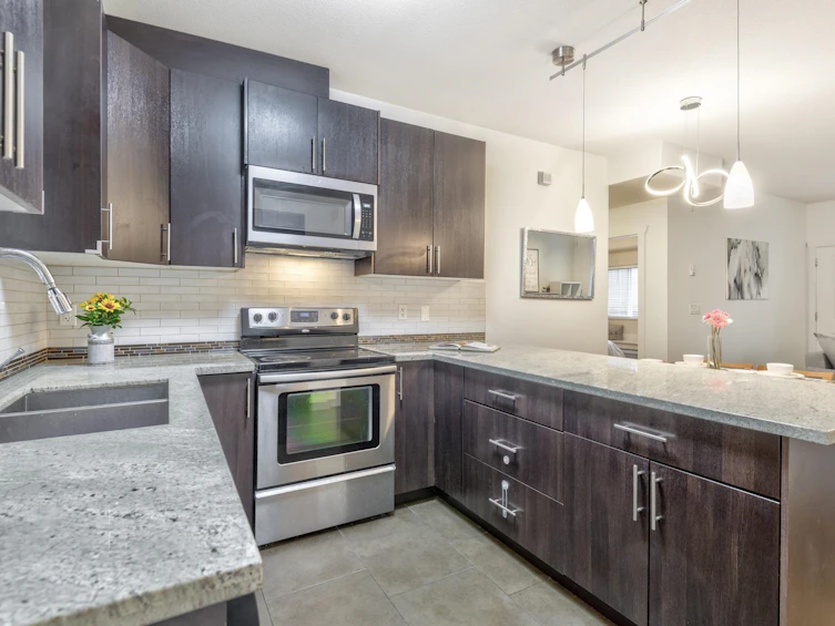 109-368 Ellesmere Avenue, Burnaby, BC, V5B 3S9 - 2
