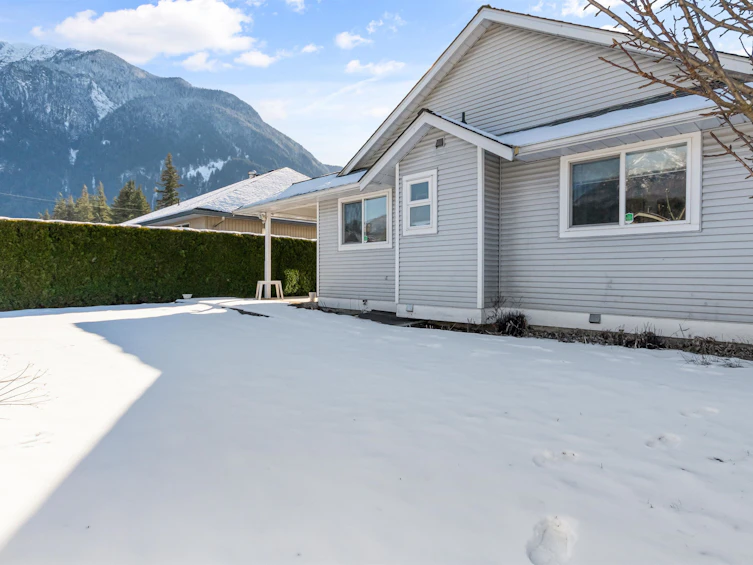 585 4th Avenue, Hope, BC, V0X 1L0 - 27