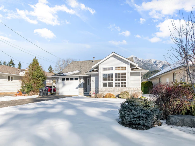 585 4th Avenue, Hope, BC, V0X 1L0 - 32