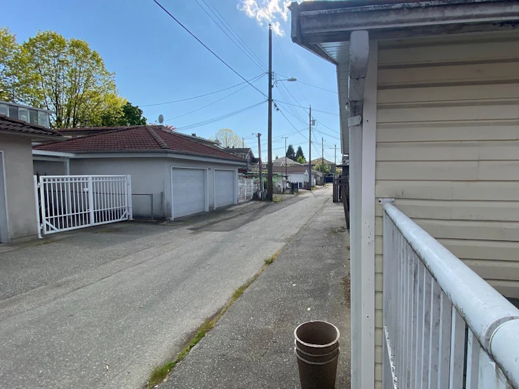 2070 E 26th Avenue, Vancouver, BC, V5N 2W4 - 21
