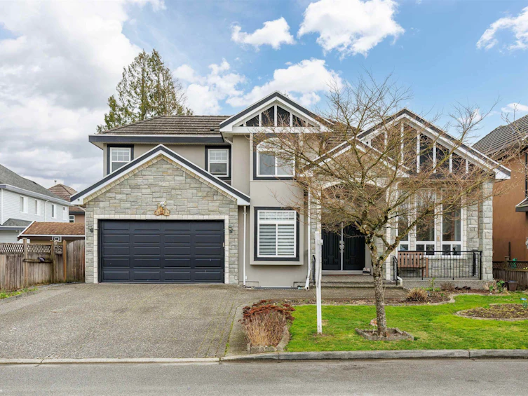 6868 131 Street, Surrey, BC, V3W 1R8