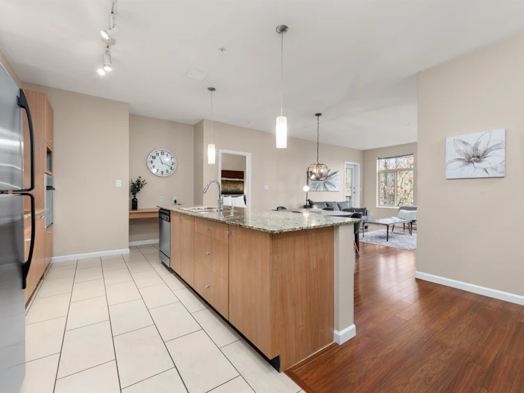 313-15322 101 Avenue, Surrey, BC, V3R 4G9 - 5