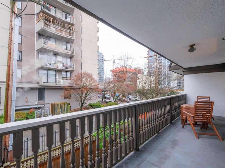 207-1610 Chesterfield Avenue, North Vancouver, BC, V7N 2N7 - 15