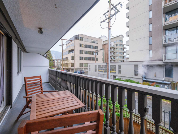 207-1610 Chesterfield Avenue, North Vancouver, BC, V7N 2N7 - 16