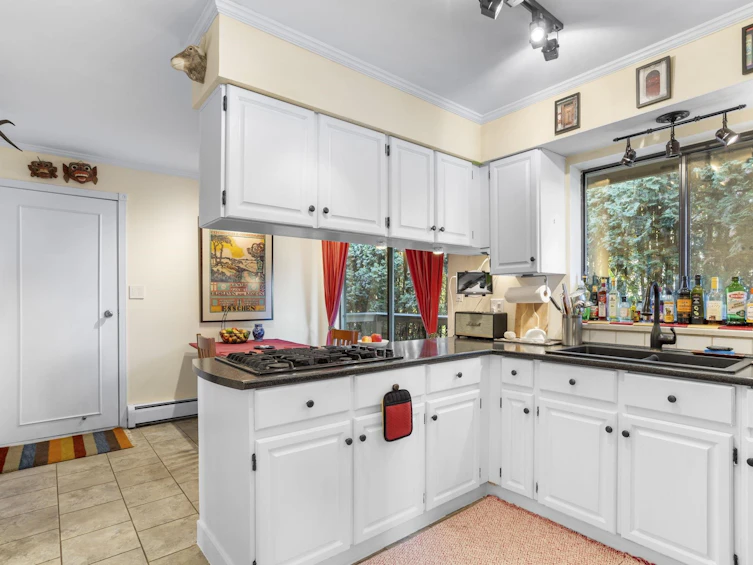 15 Elsdon Bay, Port Moody, BC, V3H 3Z2 - 16
