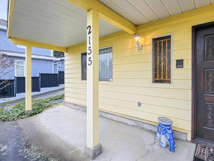 2155 Burquitlam Drive, Vancouver, BC, V5P 2P2 - 2