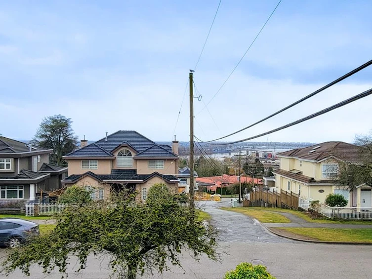 2155 Burquitlam Drive, Vancouver, BC, V5P 2P2 - 3