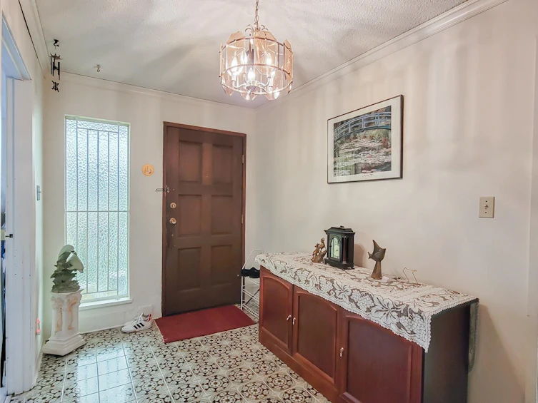 2155 Burquitlam Drive, Vancouver, BC, V5P 2P2 - 5