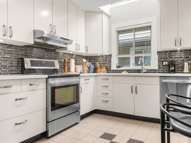 2894 W 16th Avenue, Vancouver, BC, V6K 3C6 - 11