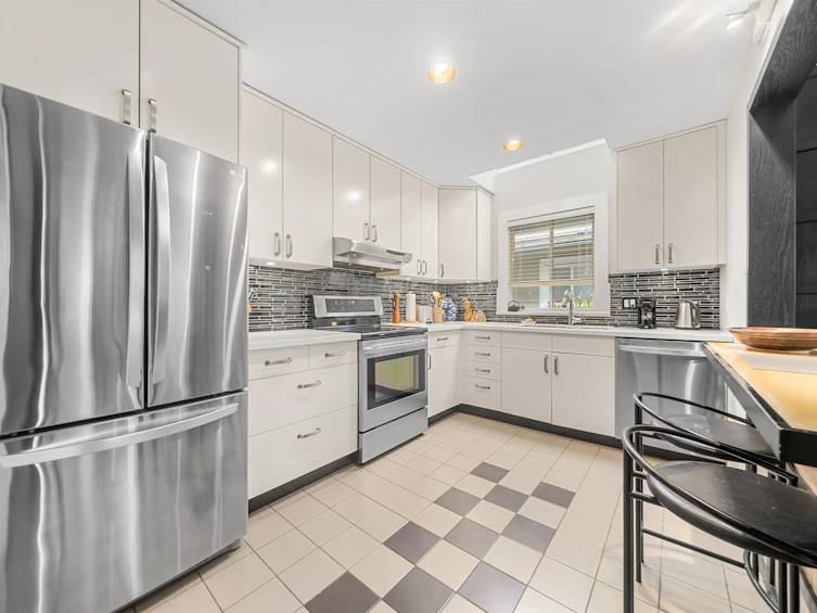 2894 W 16th Avenue, Vancouver, BC, V6K 3C6 - 24