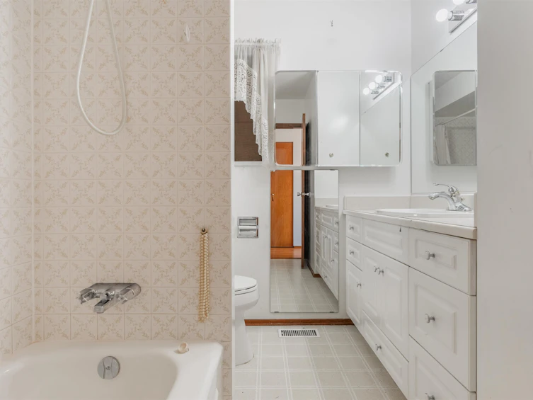 12145 97 Avenue, Surrey, BC, V3V 2C8 - 9