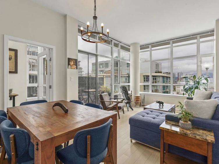 901-63 W 2nd Avenue, Vancouver, BC, V5Y 0G8