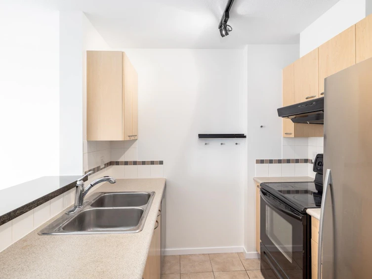 1005-1420 W Georgia Street, Vancouver, BC, V6G 3K4 - 3
