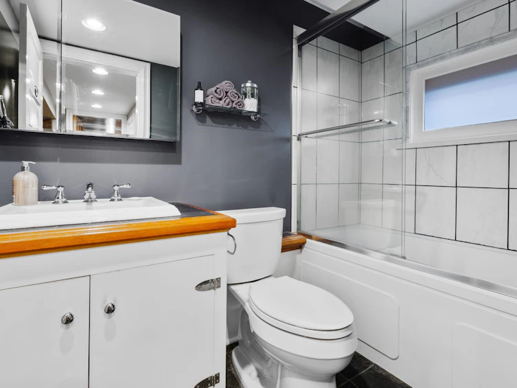 2066 W 42nd Avenue, Vancouver, BC, V6M 2B3 - 35