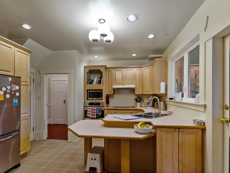 1996 W 44th Avenue, Vancouver, BC, V6M 2E7 - 6
