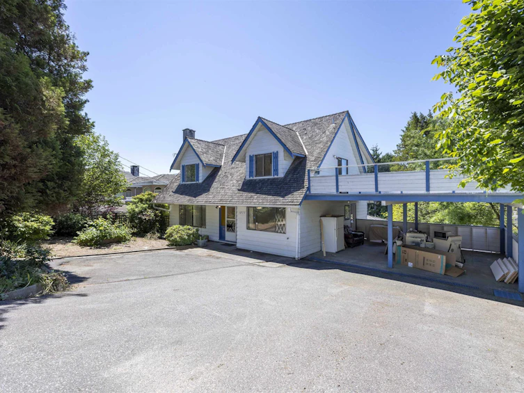 1277 Holdom Avenue, Burnaby, BC, V5B 3V5