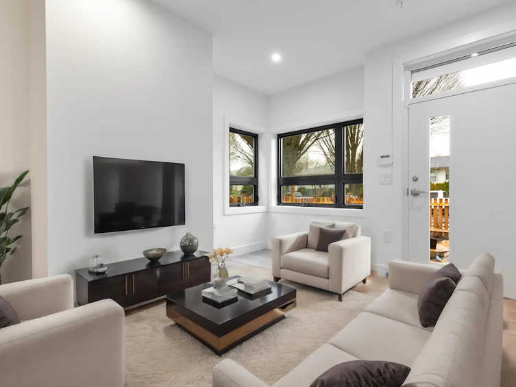 2632 Ward Street, Vancouver, BC, V5R 4S6