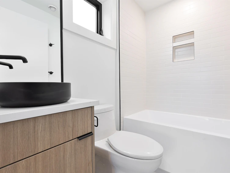 2632 Ward Street, Vancouver, BC, V5R 4S6 - 9