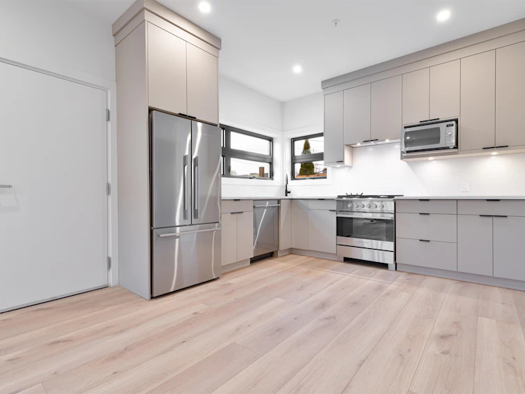 2636 Ward Street, Vancouver, BC, V5R 4S6 - 4