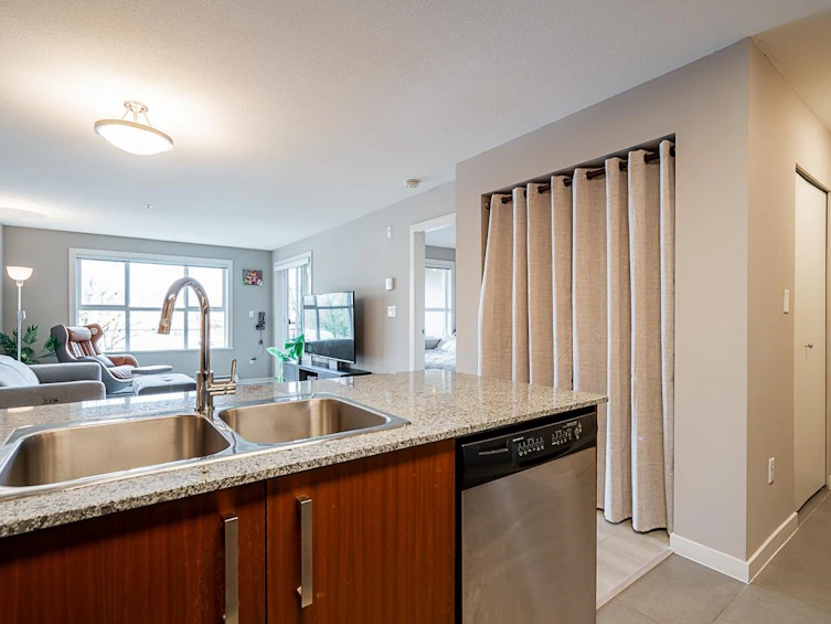 305-5885 Irmin Street, Burnaby, BC, V5J 0C2 - 6