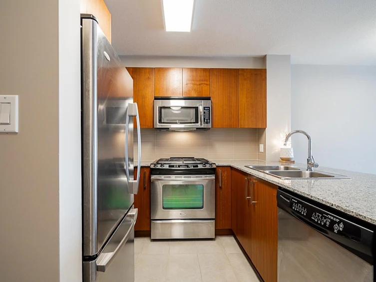 305-5885 Irmin Street, Burnaby, BC, V5J 0C2 - 4