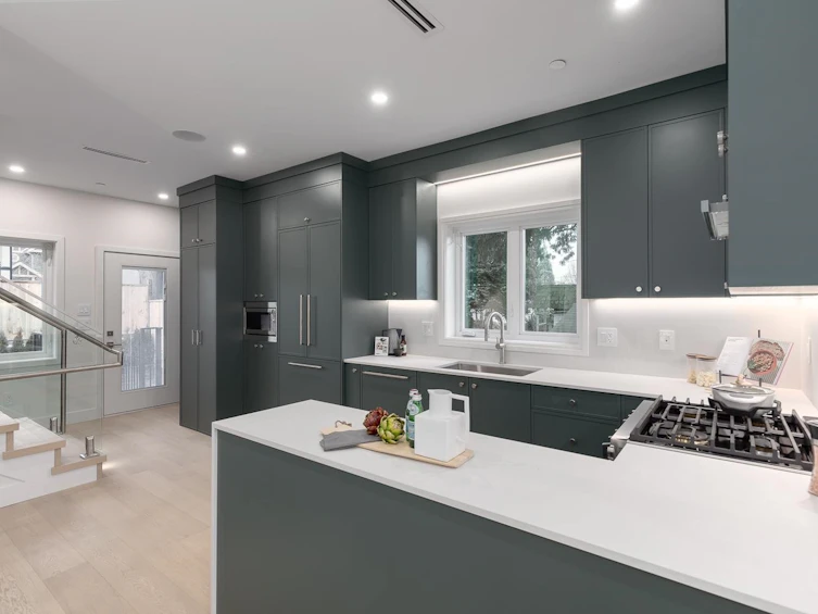 2-8508 E Boulevard, Vancouver, BC, V6P 5E6 - 10